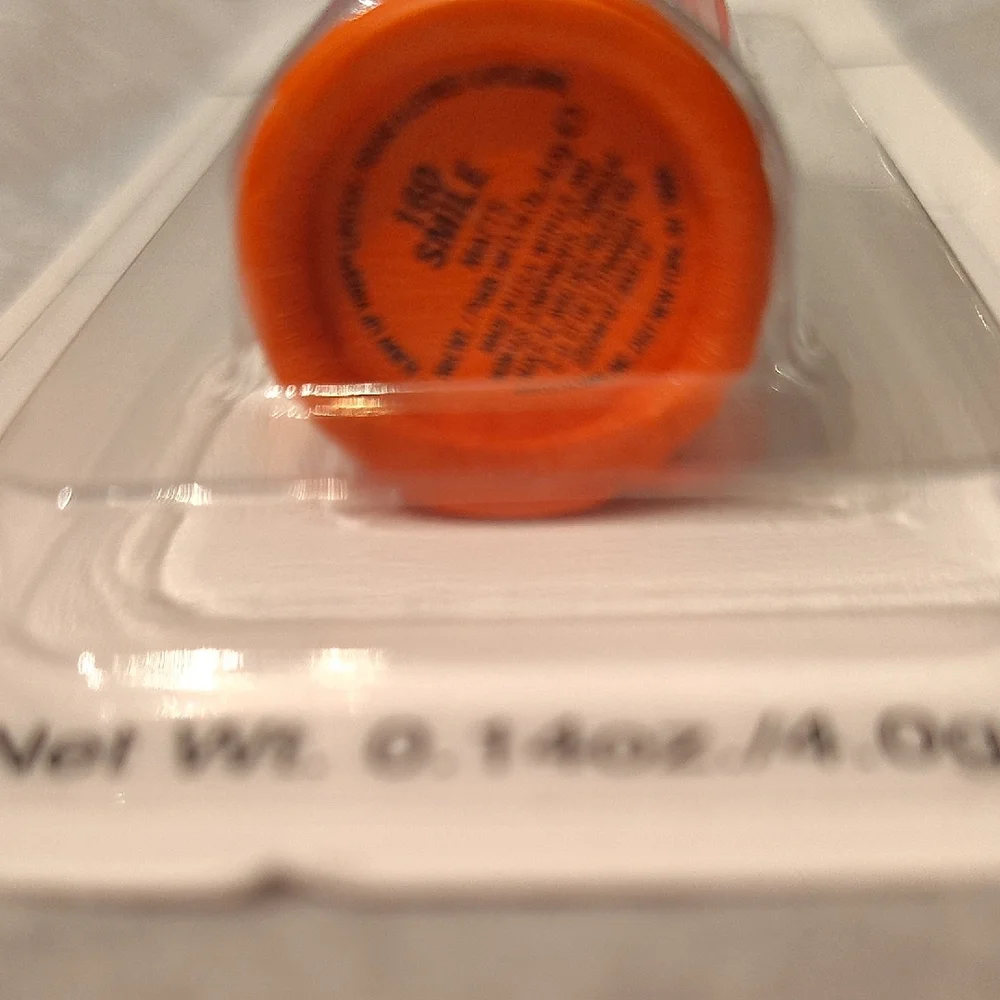 🆕Almay Lip Vibes Orange Lipstick - Hypo Allergenic w Shea Butter/ Smile NIP